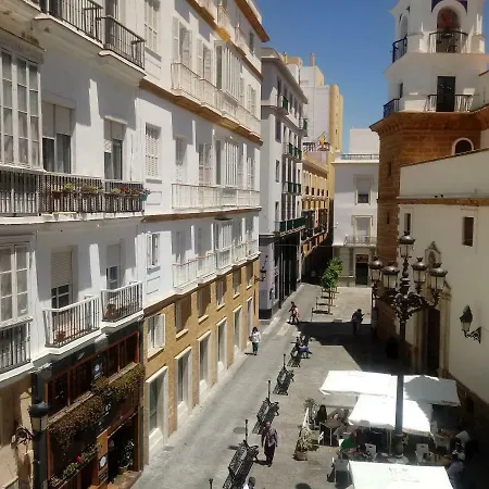 Mariam House كاديز