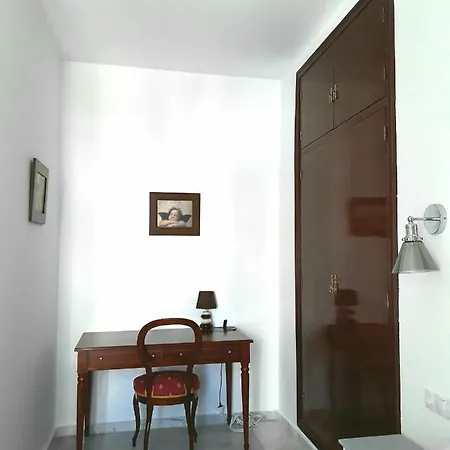 Mariam House فندق كاديز