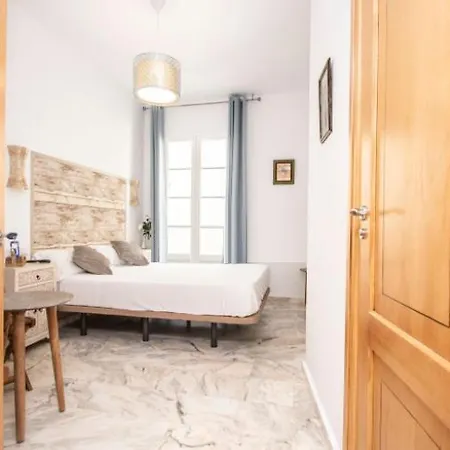 Mariam House Otel Cadiz