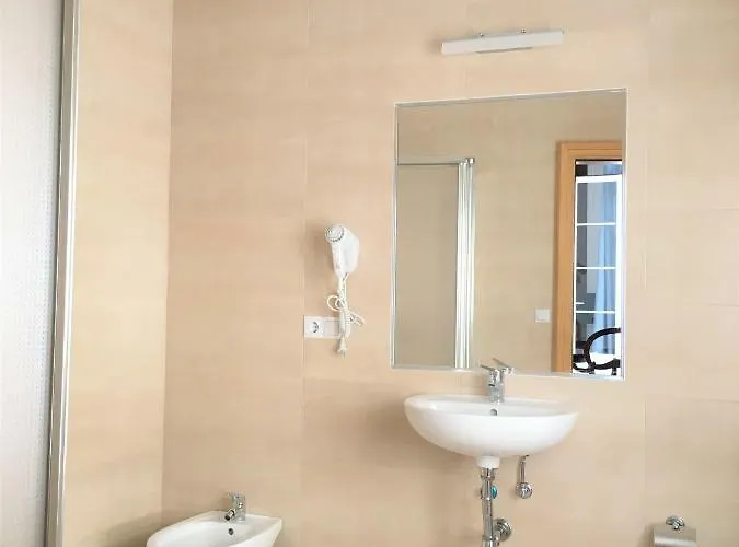 Mariam House Hotel *